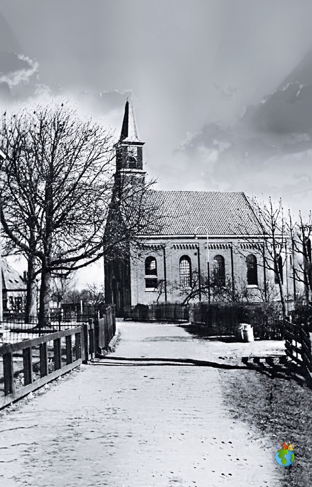 Driehuizen - Oude Ned Hervormde kerk (veraf)  03 - Zwart:Wit - High Res